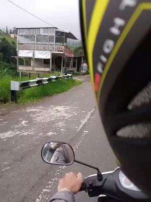 Jalan-jalan Tawangmangu