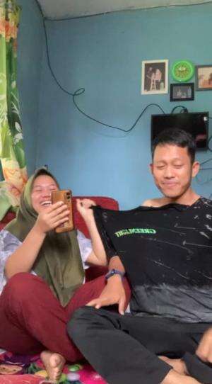 Pembalasan dendam sang istri
#komedi  #hiburan  #Viral  #fypシ  #fyp  #Pasutri  #kocak  #monetisasirctiplus 