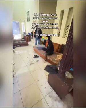 Sebuah rumah yg ditinggal oleh pemiliknya malah dipake oleh pemuda setempat untuk tempat tongkrongan.
 Untung ada RT yg pantau.
 #Berita Ter