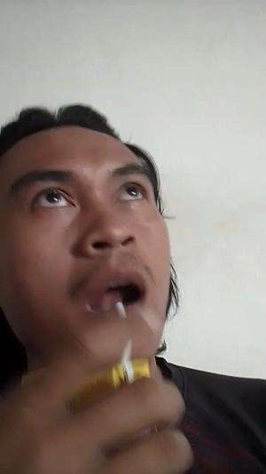 puasa hari pertama itu memang banyak yg lupa,,, ciyusssss ga di lupa-lupain,,, ga juga di lupa-lupa ingetin.... he~he~he~