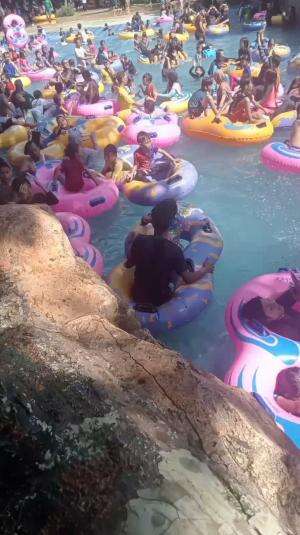 bermain ombak di transera waterpak Bekasi sangat menyenangkan gaes
#semuaorang 
#jakarta bekasi