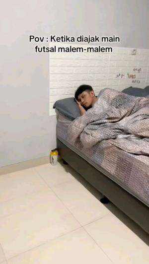 KETIKA DI AJAK MAIN FUTSAL

#videolucu #videokocak #videohalu #videojenaka #videomeme #videongakak