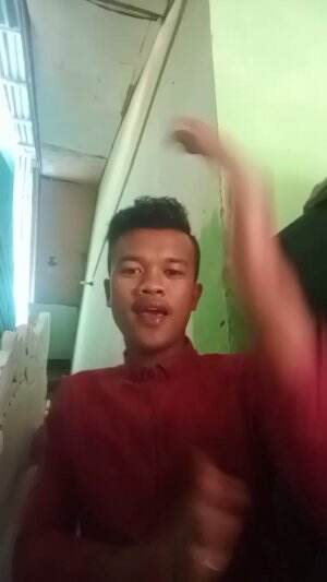 assalamualaikum bapak ataw ibu, perkenalkan nama saya saprijal, saya berasal dari Aceh, lagu ya kc asep irama, berjudul (doa suci)😊🙏🙏