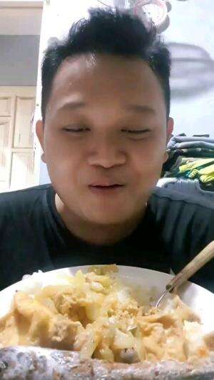 Asli Nikmat Banget Loh Iki‼️Jangan Lodeh Pedes+Ikan tongkol+krupuk.#RCTIPlus #makan #mukbangindonesia #mukbang #kuliner 