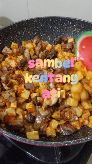 suka bgt masakan ini gatau kenapa huhu #RCTIPlus #HOTrctiplus #HomeTalentRctiPlus #masakanrumahan #sambelkentang #baladokentang 