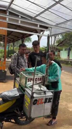 teu baraleg pisan aduh




 #barudakwell  #komediSunda 