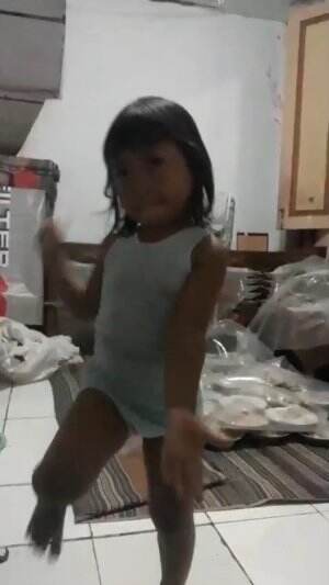 hiburan dulu yukk jogetin aja 
heheheh 

 #Joget Viral Anti Mainstream  #Viral #viralfyp 