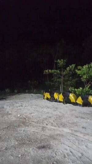 tengah malam ada apanih ....
 #adahabtujeluaran
 #adasetan. #kajian 
