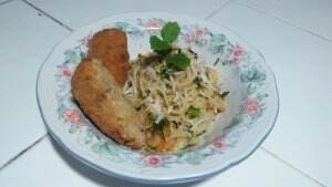 garlic butter pasta and fried chicken