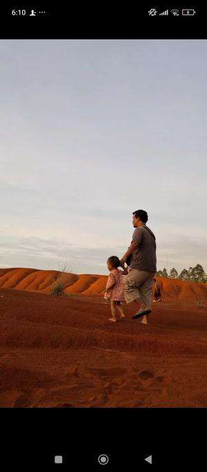 bermain tanah merah di dekat rumah.... 
#TanahMerah 