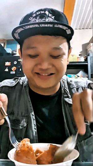 LANJUTAN VIDEO KEMAREN REK | GILA SIH INI BAKSONYA BENER BIKIN NGILER TERUS‼️🤤 #RCTIPlus #HOTrctiplus #creatorrctiplus #makan #mukbang #food