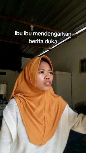 TIPE IBU IBU MENDENGARKAN BERITA DUKA