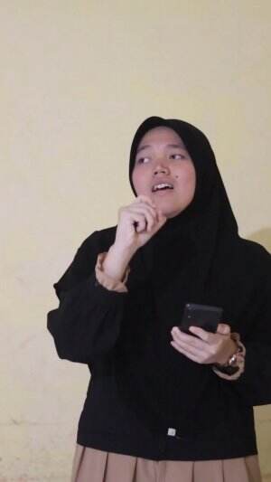 Saya Nurhalimah Putri Sari dari Bogor, 17thn. Membawakan  lagu Albinnadak & KekasihMu. Semoga kali ini rezeki saya disini,aamiin..