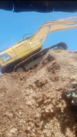  #Excavator 
#pc200komatsuuu  
#alatberat naik tebing 8meter