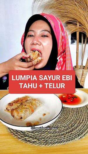Buat ide jualan, bekal anak ataupun teman ngopi pokoknya pedo Eloomm 👍 
#lumpia #lumpiasayur #menurumahan #nyaidarugi_real