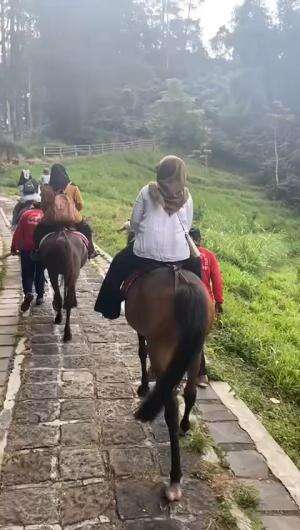 Naik naik kepuncak gedung songo  #NooraKhadijahAlKhered  #masyaallahtabarakkallah  #RCTIPlus  #contentcreatorpemula  #gedongsongo 