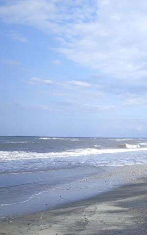Laut sedang ganas - ombak besar 
 #ombaknya gede banget!  #laut #fyp #RCTIPlus 