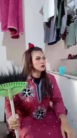 dilema pinjol 
 #Pinjol  #Pelawak  #videolucu  #ketawa  #maklampir 