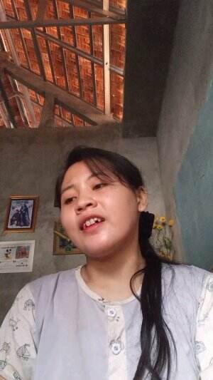 Diah anggraeni , 26 tahun , gresik jawa timur , cover melly goeslaw (CINTA) 