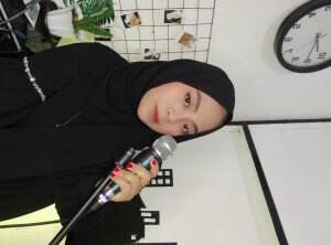 Atik Choiriyah_25_Malang_Ketika cinta bertasbih_Yaa adna. Bismillah ikut audisi saat sedang sakit, maaf audio terlalu noise, HP kentang. 