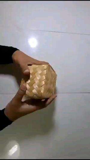 KERAJINAN TANGAN

#tipsandtrik #tips #trik #tutorial #kreatif #hiburan #inspirasi #inspiratif