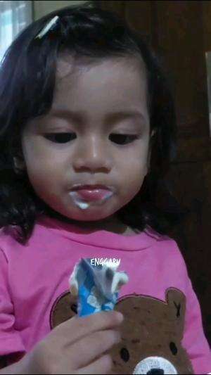 18 bulan pertama kali mam eskrim mini..bisa diitung hari mam corn3t0 juga si dibawah 10 biji kayaknya selama ini🤣