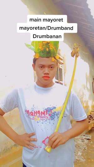 PENGEN JADI MAYORET ! Siapa yang cita cita kepengen jadi mayoret juga #HOTrctiplus #lutfiafifi #mayoret #drumband #drumbandindonesia #marchi