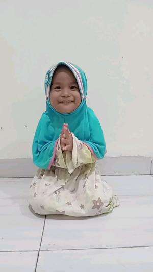 Humaira Anwar, QS At-Tur. Asal Malang Jawa Timur. Usia 3 tahun, semoga lolos yaa 😍
