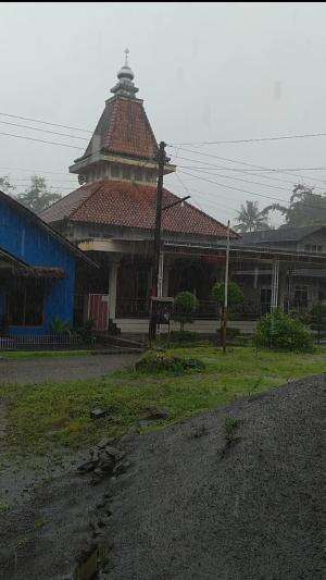 Hujan turun dengan derasnya  #hujan  #banyulangit  