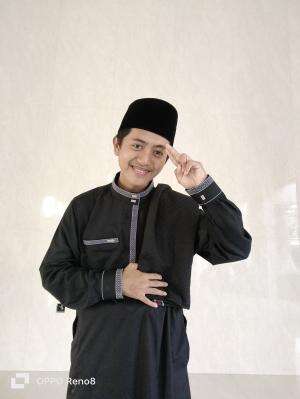 CMI_INEWS Nurmalik Aziz Zarkasi, 21 Tahun, Bekasi, Tema Tausyiah: Merajut Ukhwah Persaudaraan Di Tengah Kegelisahan  
 #dakwah #CAHAYAMUDAIN