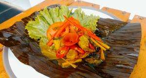 "Pepes Ayam Kemangi Ala Sunda"