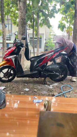 Mumpung libur yuk temani nyuci motor hehehe



#fyp #short #rigelagency #OriginalSong #HOTrctiplus #RCTIPlus  #viral #HOT #videolucu