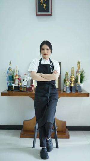 Chicken Parmigiana by Hanna Suryadjaya Goes to MasterChef Indonesia Season 12.