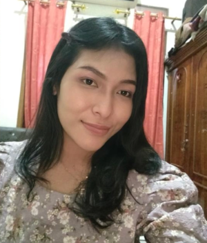 IDOL_XIII YOLANDA SIAHAAN 23 TAHUN BEKASI FROM THIS MOMENT ON