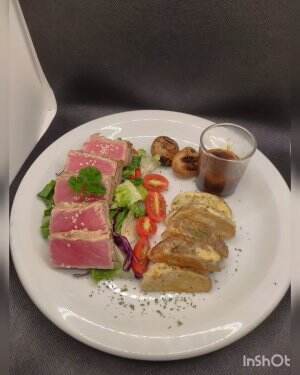 The Otentik ( original tuna steak) oleh andia zakari.yogyakart