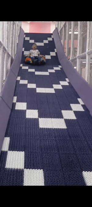 serunya main perosotan pakai ban..

#playground #RCTIPlus #HOTrctiplus 