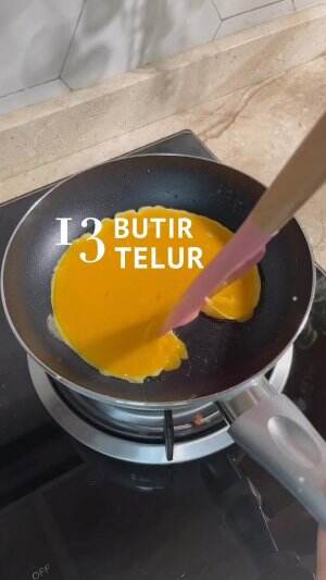 13 telur dadar enaknya diapain ya?apakah harus dimakan pakai topokki semua?