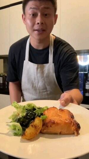 Hi, I'm cooking Honey Misoyaki Salmon Steak & Wakame Salad for #onlineauditionmci10