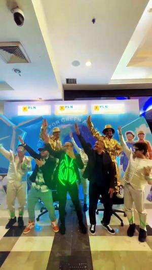 Galih Montana x Hadji Creative 