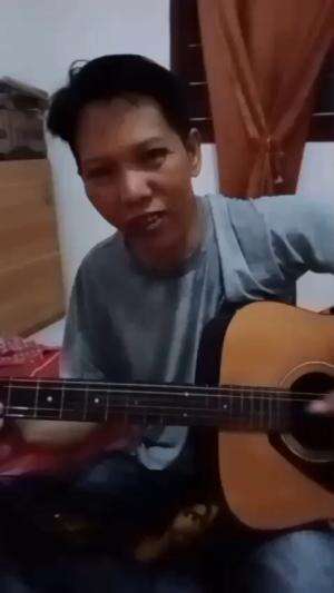 Cover Mantan - Fresly Nikijuluw
#akustikgitar #musik #cover #acousticguitar #music #fbpro #vod #jangkauan #sorotan #semuaorangpengikut #krea