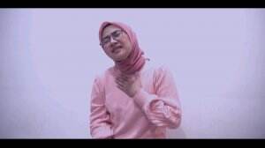 Aku Yang Salah - Mahalini ft. Nuca (Cover by Aida N Lustian). Happy watching, thx all:)) boleh mampir di ig ku ya @aidanlustian