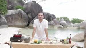 Cooking @Pantai Tanjung Tinggi, Belitung | Pan Fried King Mackerel and Belitung Curry with Lemidi Salad by Hans #onlineauditionmci9