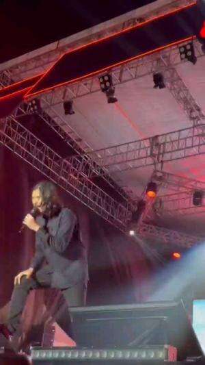 KAU HANCURKAN DIRIKU, BILA KAU TINGGALKAN AKU....