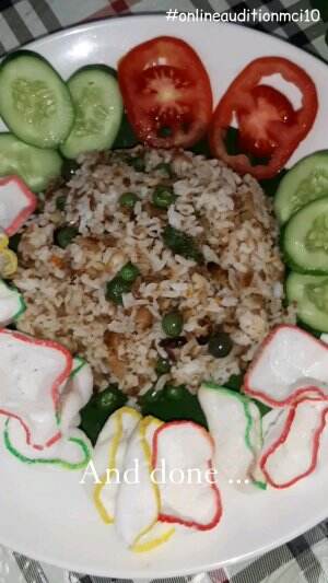 Nasi Goreng Oncom Tongkol Suwir Leunca Kemangi