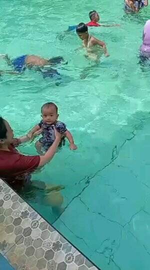 berenang with anak dan ponakan😁 #fypシ゚viral  #fyp  #HOTrctiplus  #HomeOfTalentRCTIPlus 