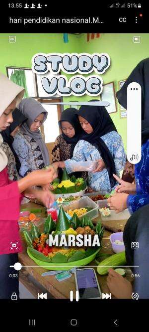 hari pendidikan nasional di sekolah marsya
 #marsyasyakia  