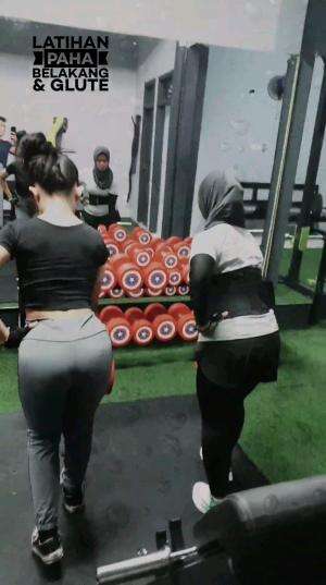 dari pada lari2 aja tapi nga bisa bentuk body goals mending latih ini di rumah
.
.
.
.
 #singlerdl #latihankaki #latihanbokong #legday #fyp 