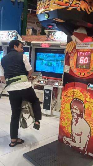 Pengen jadi kayak bang Bruce Lee