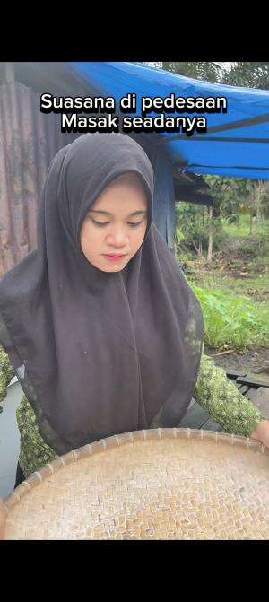 HIDUP DI DESA MASAK SEADANYA
fyp#gadisdesa#meldaamell
