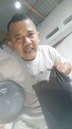 komeng masuk pabrik